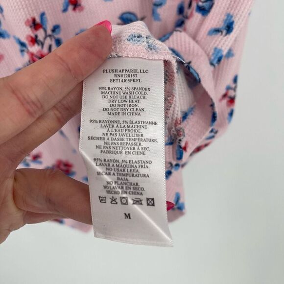 Revolve Plush Floral Micro Waffle Knit 2 Piece Pajama Set Women Medium Pink - Picture 10 of 10